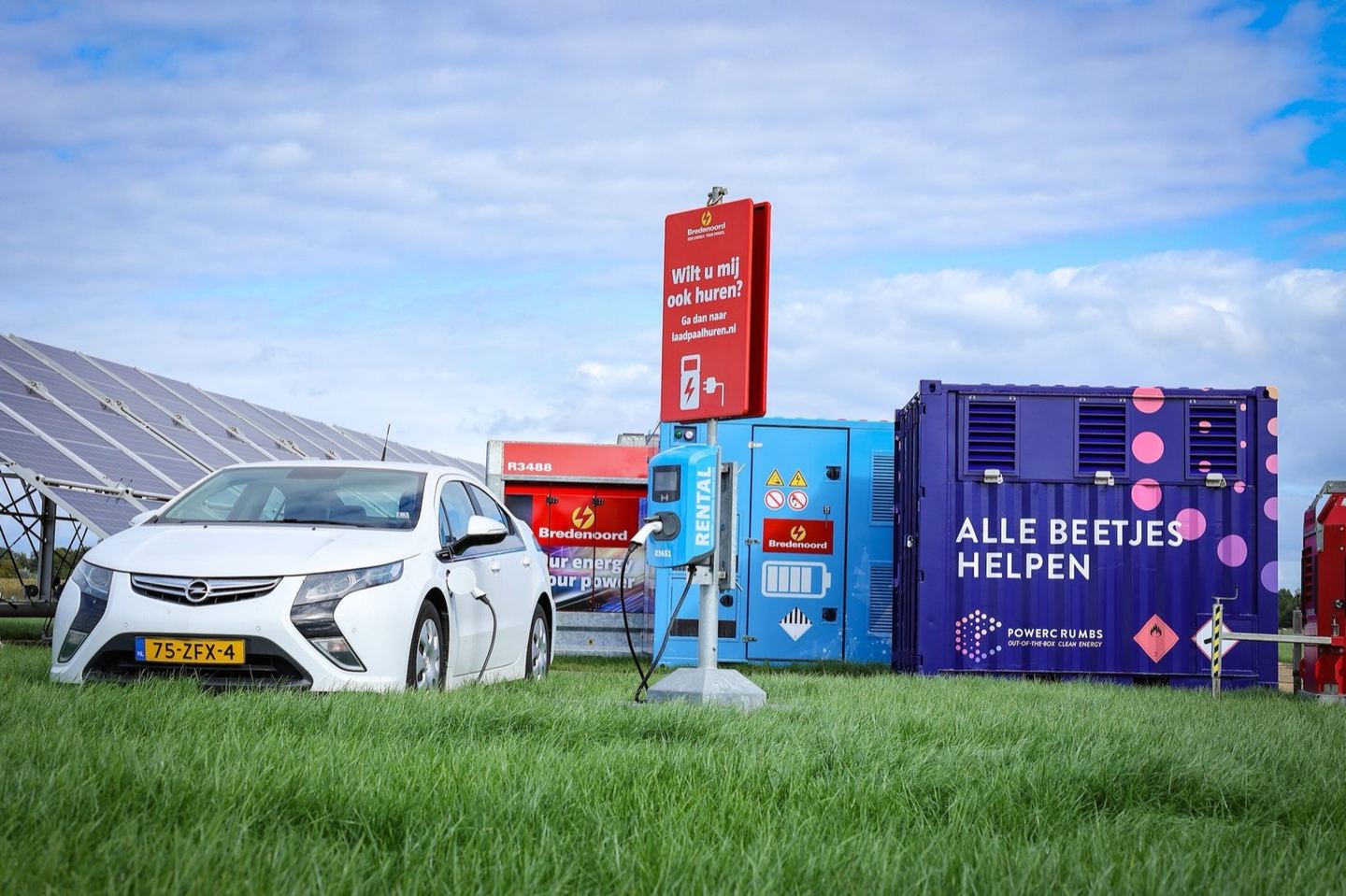 Powercrumbs-team aan het werk bij een unit