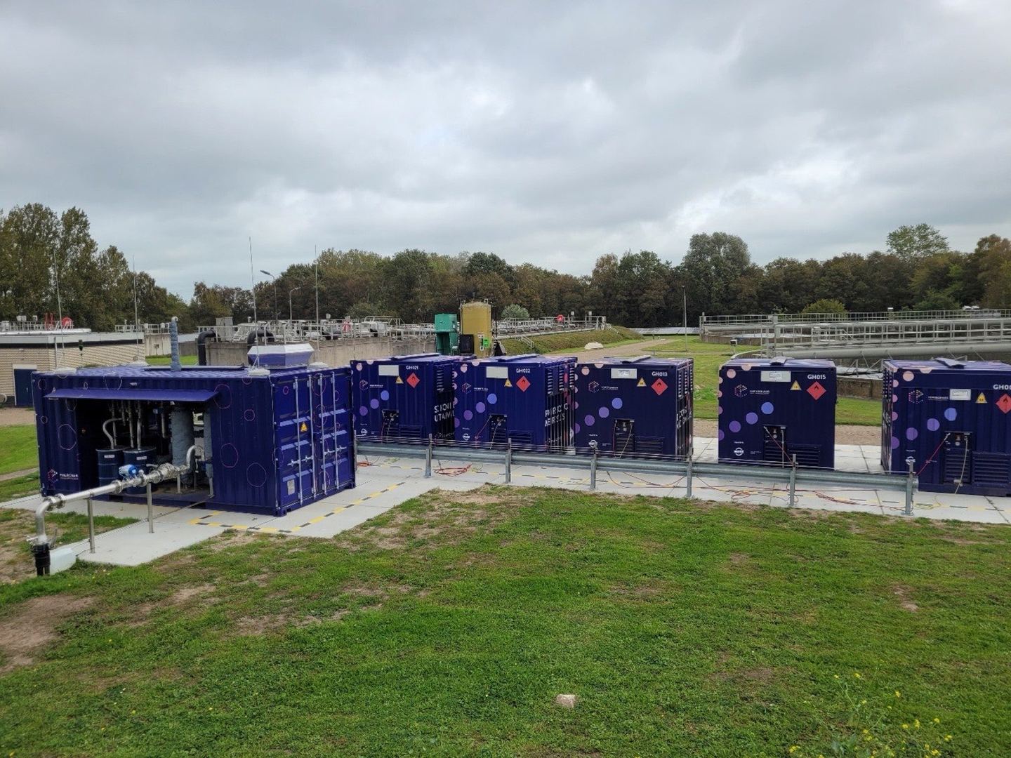 Rij Powercrumbs-units in bedrijf op een RWZI-locatie